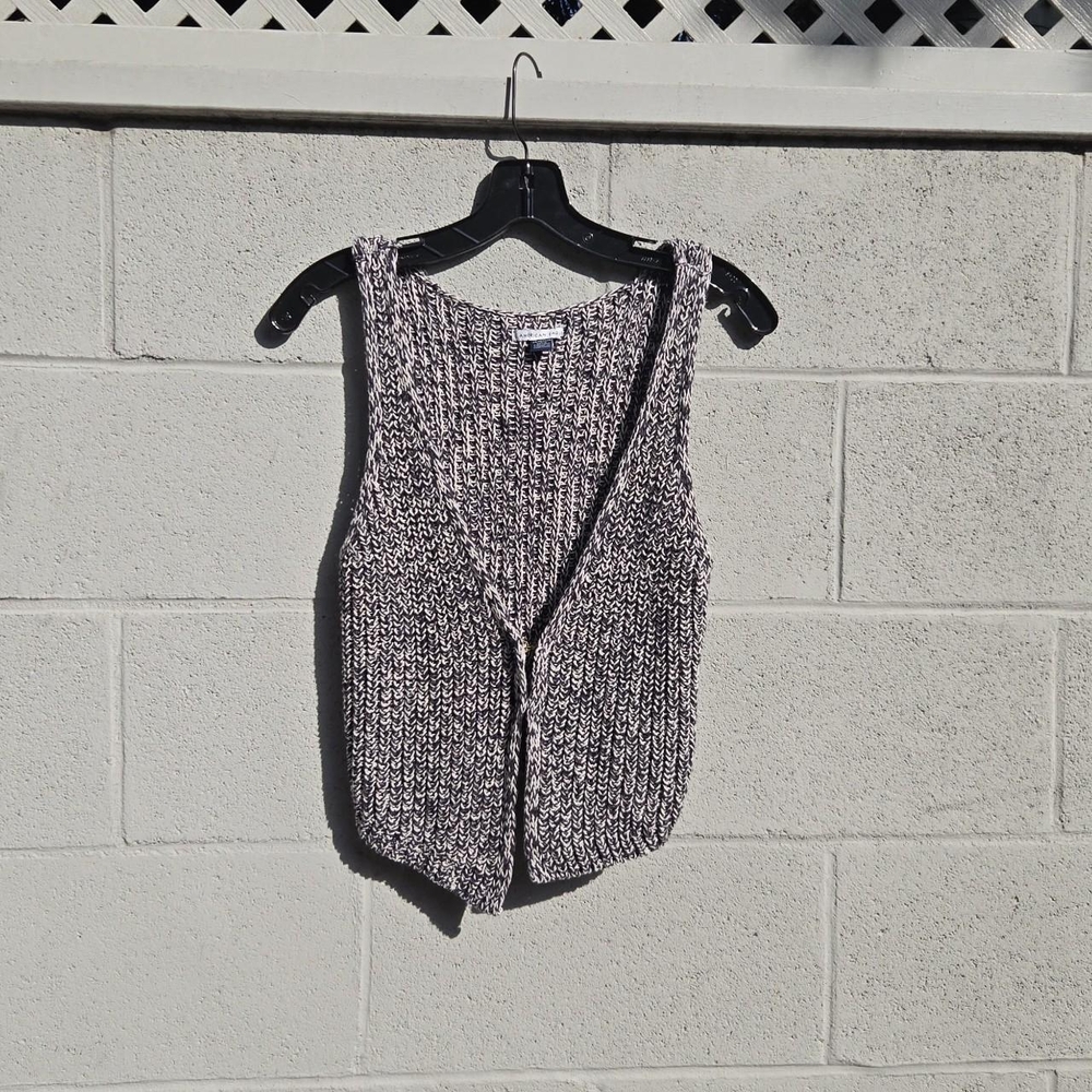 American Eagle Outfitters Black and White Knit Vest